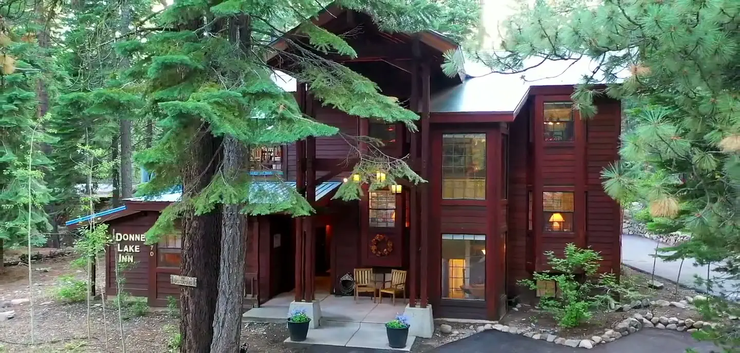 The inn among the pines from above